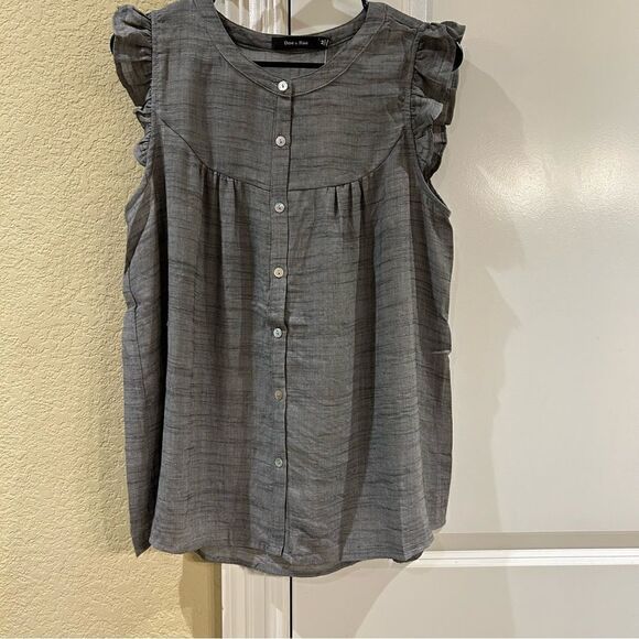 Doe & Rae women’s sleeveless ruffle button up tank top in charcoal NWT - Picture 4 of 8